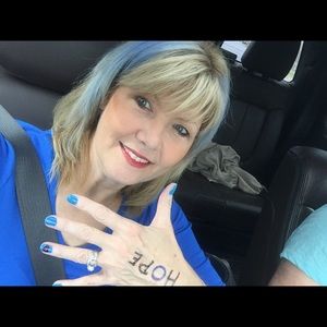 Meet your Posher, Becky